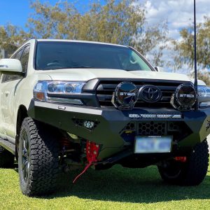 Predator Bull Bar, Suitable for Toyota Land Cruiser 200 Series, 2015-2021