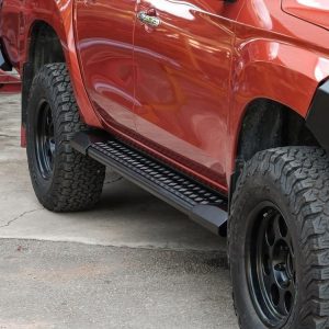 Side Step (Roadrunner, Black) for Mitsubishi Triton MR (11/2018 to 11/2023)